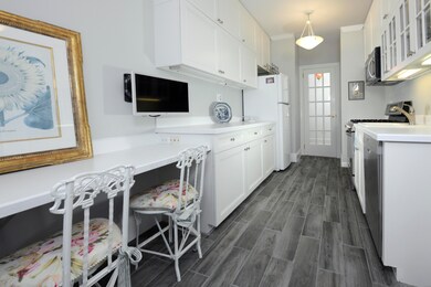 Eat in Kitchen