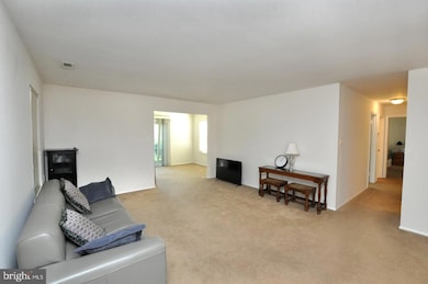 29 Village Ln unit 29, Mount Laurel, NJ 08054 - photo 2