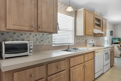215 Outer Dr 18