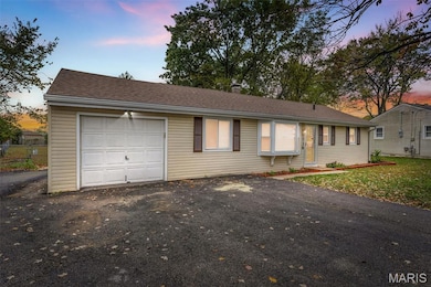 1738 E Highview Dr, Arnold, MO 63010 - photo 2