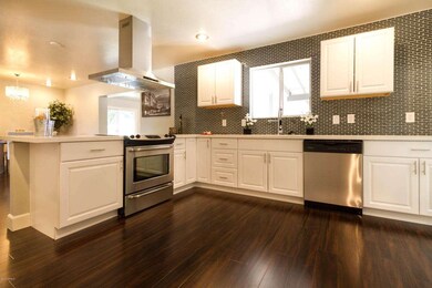 06 - Kitchen