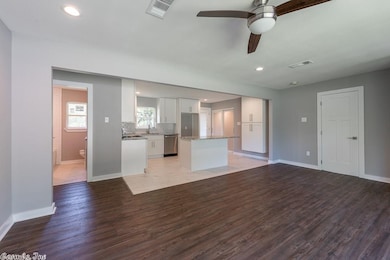 1701 Tyler St, Conway, AR 72032 - photo 4