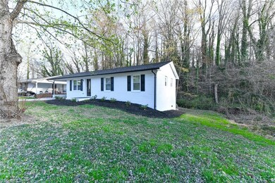 411 Roanoke St, Reidsville, NC 27320 - photo 2