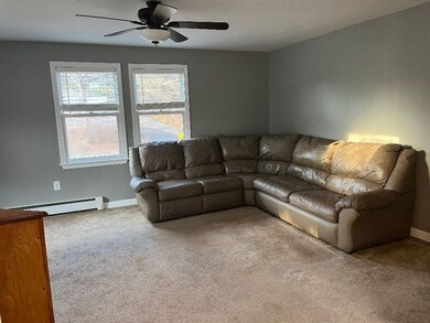 944 Washington St unit 2, Franklin, MA 02038 - photo 2