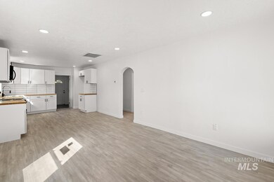 1112 E Sherman Ave, Nampa, ID 83686 - photo 6