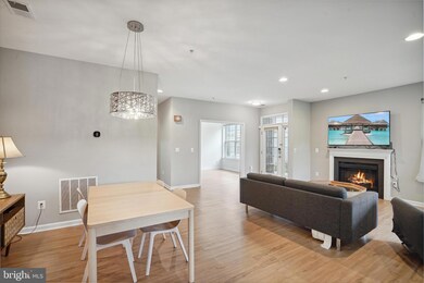 13870 Greendale Dr, Woodbridge, VA 22191 - photo 7