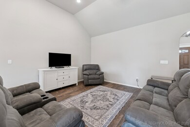 9016 E 132nd St S, Bixby, OK 74008 - photo 4