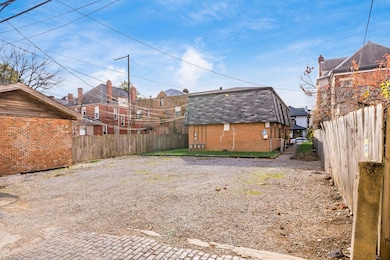 1170 Bryden Rd unit D, Columbus, OH 43205 - photo 4