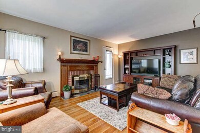 216 Fernwood Ave, Folsom, PA 19033 - photo 6