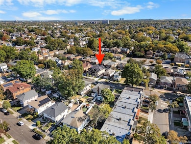 71-39 166th St, Fresh Meadows, NY 11365 - photo 5