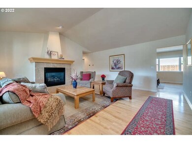 2906 NE Laurel Oak Dr, Bend, OR 97701 - photo 7