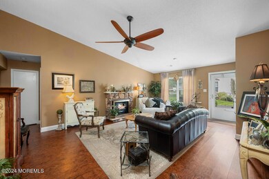 Living Room Pt2