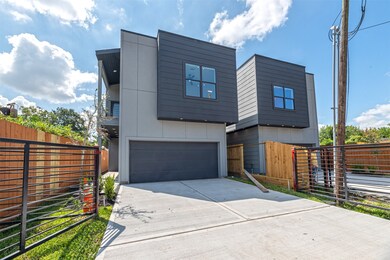 5009 Golden Forest Dr, Houston, TX 77091 - photo 5