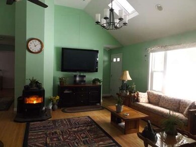 100 Saunders St, Gardner, MA 01440 - photo 6