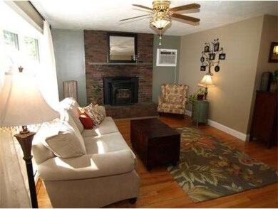 8 Sprague Rd, Clinton, MA 01510 - photo 6