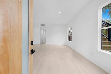 8203 Moon Beam St unit B, Houston, TX 77088 - photo 4