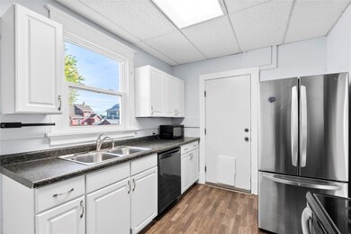 915 8th St SW, Cedar Rapids, IA 52404 - photo 7