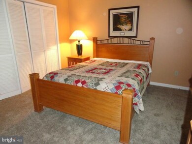 12185 Cardamom Dr, Woodbridge, VA 22192 - photo 2