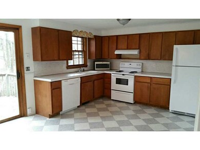 2 Lazywood Ln, Warwick, RI 02889 - photo 6