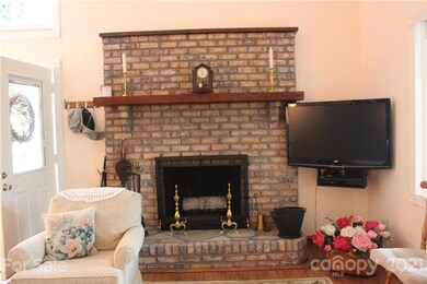 127 Blevins Knob Dr, Burnsville, NC 28714 - photo 2