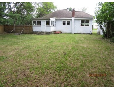 9 Marshall St, Clinton, MA 01510 - photo 2