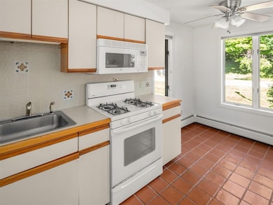 53 Horizons Ln unit 2, Stowe, VT 05672 - photo 4