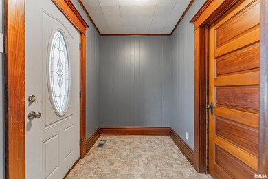 620 Wyatt Ave, Lincoln, IL 62656 - photo 4