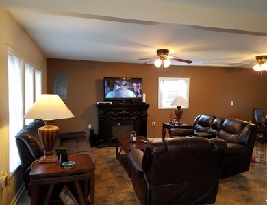 1006 Keylon St, Manchester, TN 37355 - photo 2