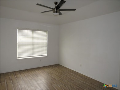 4608 Bowles Dr unit D, Killeen, TX 76549 - photo 2