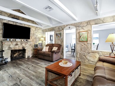 19514 Scenic Loop Rd, Helotes, TX 78023 - photo 3