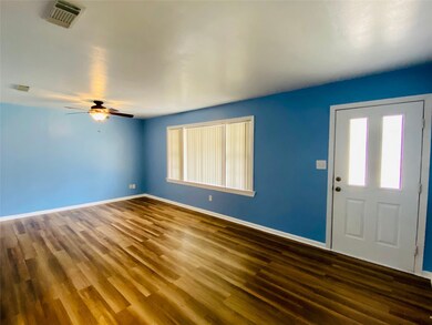 1604 Andrea Dr, Bay City, TX 77414 - photo 4