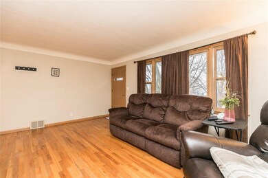 3121 Harvest Hill Rd SW, Cedar Rapids, IA 52404 - photo 4