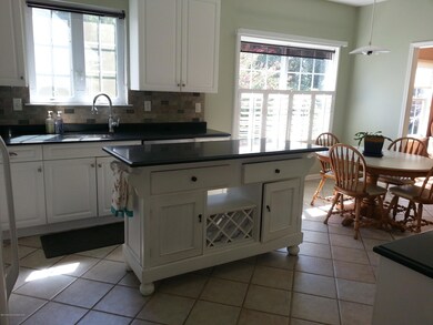 SUNNY KITCHEN