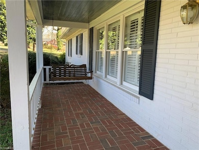 218 Edgewood Dr, Statesville, NC 28625 - photo 2