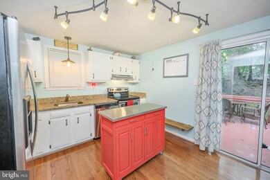 114 Independence St, Locust Grove, VA 22508 - photo 5