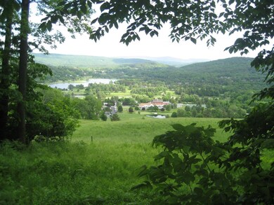 2114 Golf View Ln, Hartford, VT 05059 - photo 4