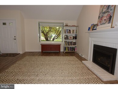 1910 Meadow Ln, Reading, PA 19610 - photo 2