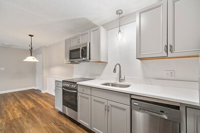 37 Fountain Ln unit 5, South Weymouth, MA 02190 - photo 4