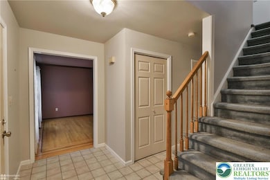 1110 Greenbriar Ln, Laurys Station, PA 18059 - photo 5