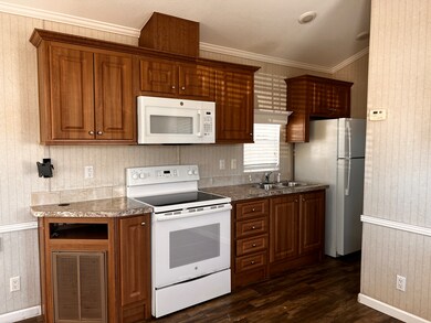 2727 U S 441 unit 38A, Okeechobee, FL 34974 - photo 3