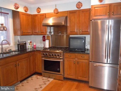 241 Zwecker Cir, New Holland, PA 17557 - photo 2