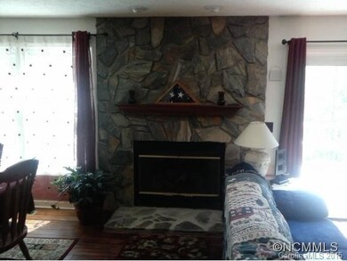 22 Hart Ln, Hendersonville, NC 28792 - photo 7