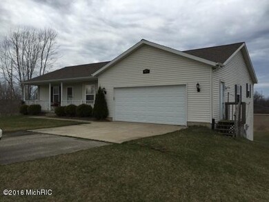 975 Ridgeview Dr, Wayland, MI 49348 - photo 2