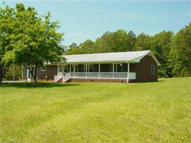460 Sawyersville Rd, Asheboro, NC 27205 - photo 2