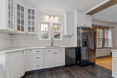 27 Van Buren St, Albany, NY 12206 - photo 6