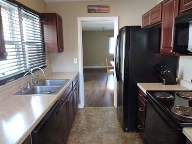 1241 Sheerer Ave, Waterloo, IA 50701 - photo 4