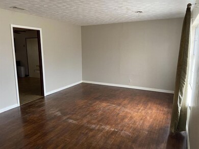 505 W Locust St, Whitewright, TX 75491 - photo 6