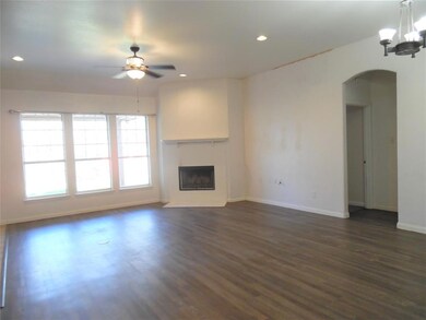 118 Pleasant View Dr, Weatherford, TX 76086 - photo 6