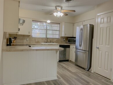 930 Mulberry Ln, Brazoria, TX 77422 - photo 6