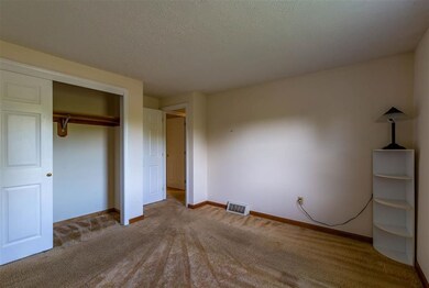 33 Syracuse Rd, Nashua, NH 03064 - photo 6